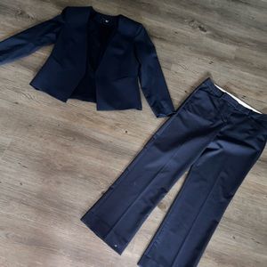 Theory navy suit